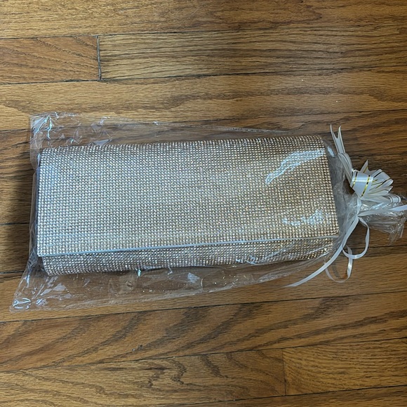 Rose gold sequined clutch - Picture 2 of 4